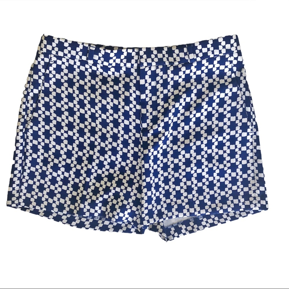 BANANA REPUBLIC Preppy Blue and White Shor…